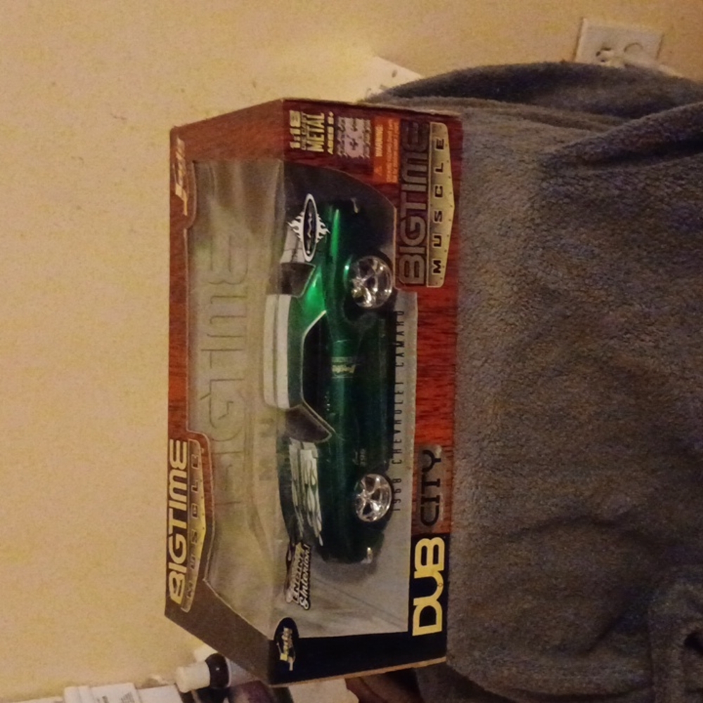 JADA TOYS MODEL CAR